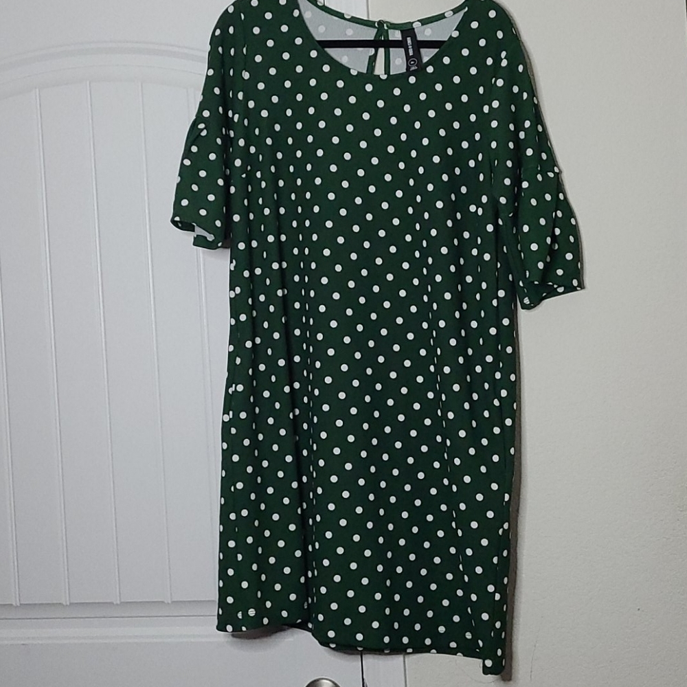 Green with white spots Adams dress